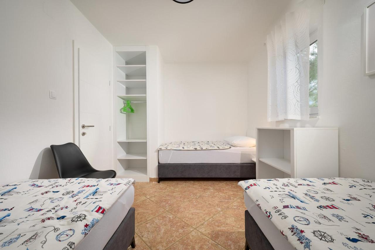 Holiday Park Mandrice Мандре Экстерьер фото