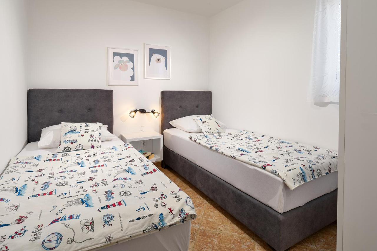 Holiday Park Mandrice Мандре Экстерьер фото
