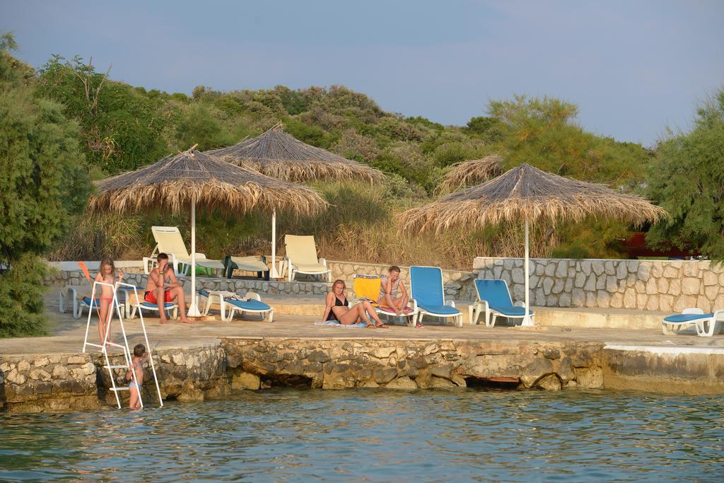 Holiday Park Mandrice Мандре Экстерьер фото